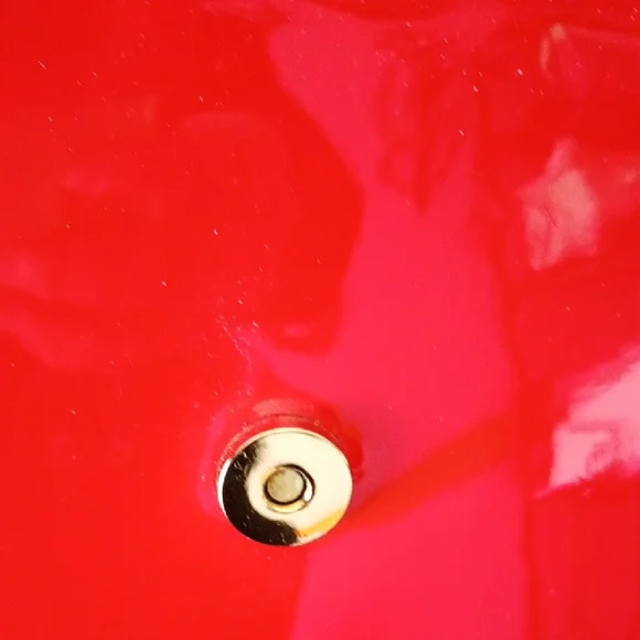 Red Glossy Handbag-Pin-up - Picture 10 of 10